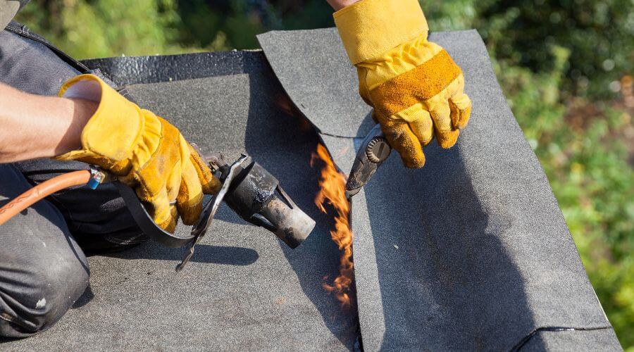 Expert Emergency Roof Repairs services in Brooksville, MS